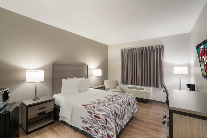 Room 16 of 40