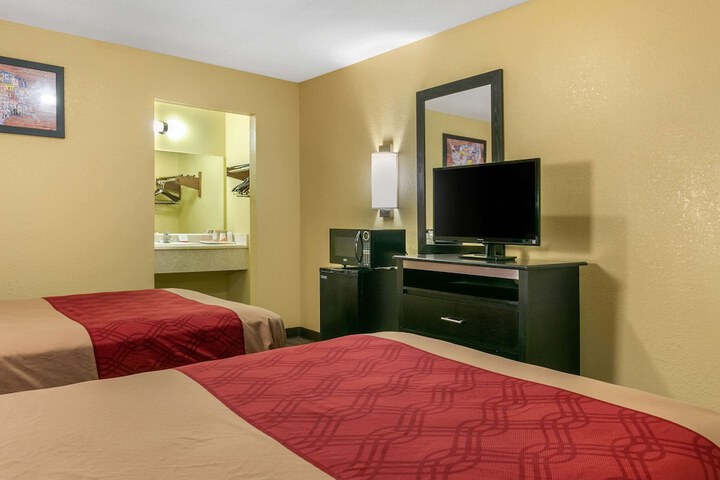 Room 22 of 27