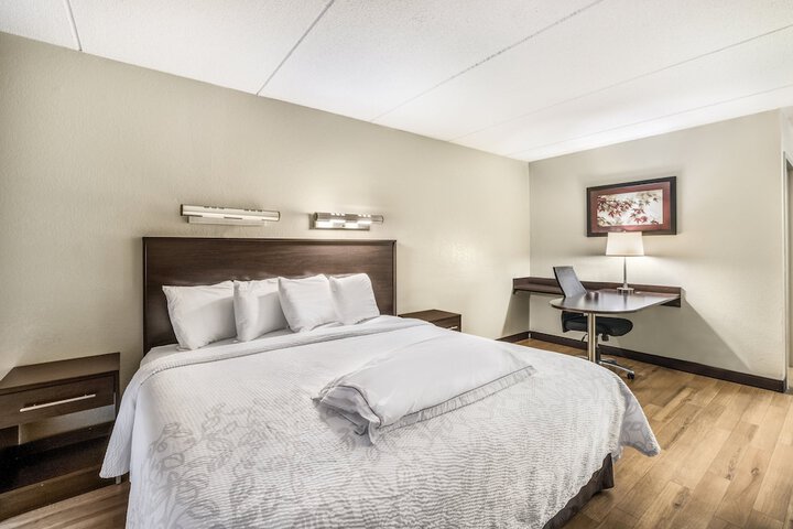 Room 14 of 33