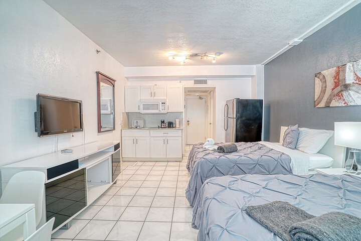 Room 180 of 242