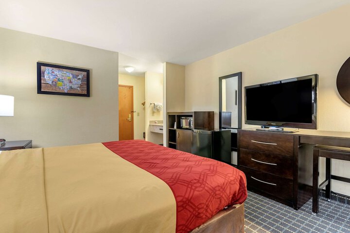 Room 11 of 29