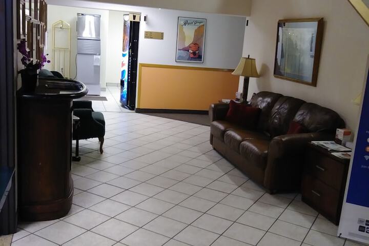 Hotel Interior 22 of 100