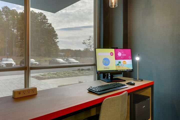 Business Center 66 of 66