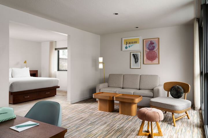 Room 48 of 82