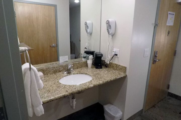 Room 18 of 84