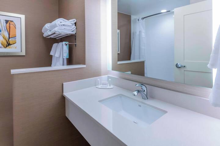 Fairfield Inn & Suites Boston Marlborough / Apex Center