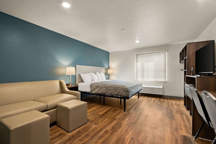 Room 13 of 26
