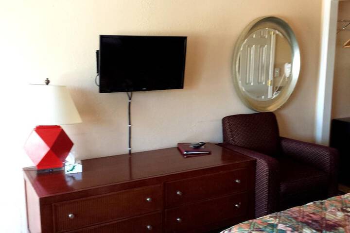 Room 11 of 26