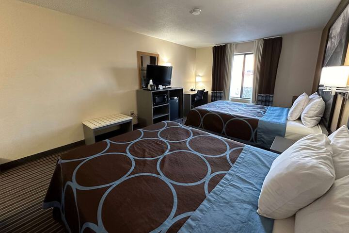 Room 4 of 35