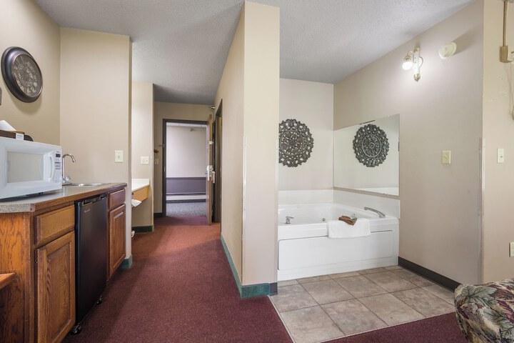 Room 25 of 38