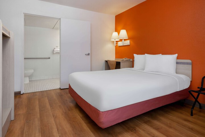 Room 34 of 50