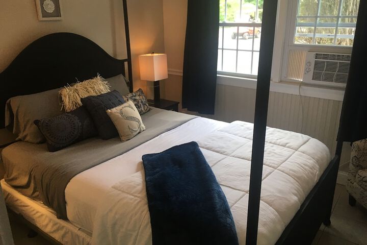 Room 58 of 106