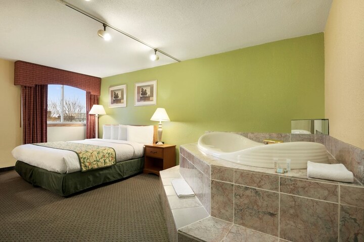 Room 12 of 14