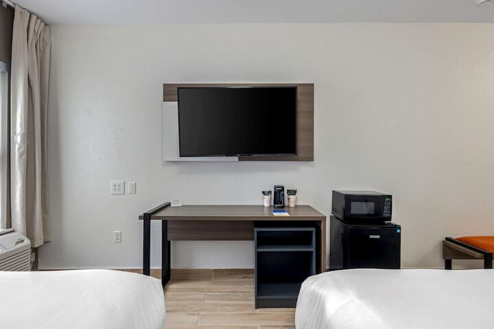 Room 37 of 59