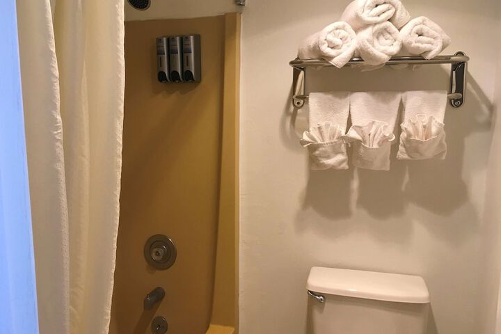 Room 24 of 29