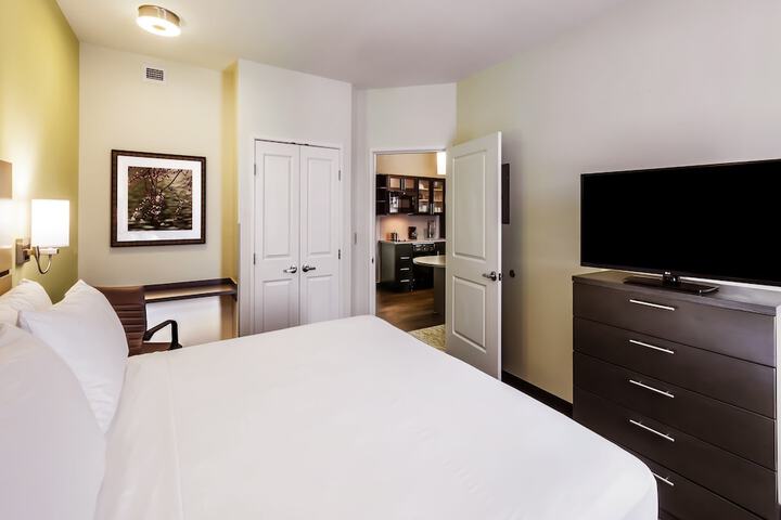 Room 53 of 59