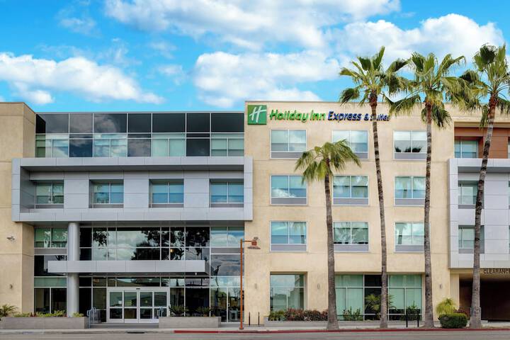 Holiday Inn Express & Suites Glendale Downtown by IHG