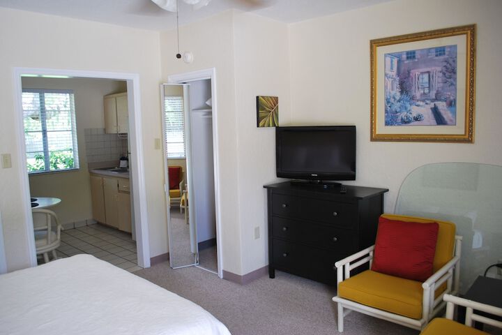 Mar Bay Motel & Suites