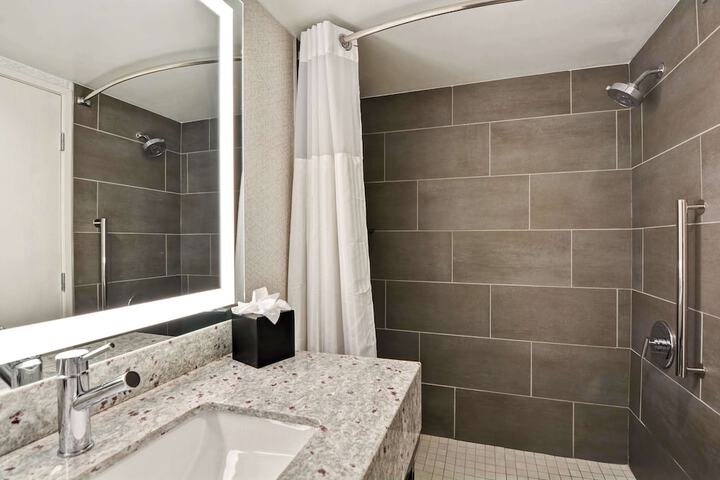 Embassy Suites by Hilton Minneapolis Airport