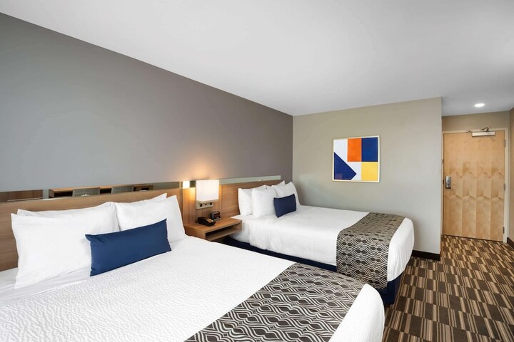 Room 14 of 25