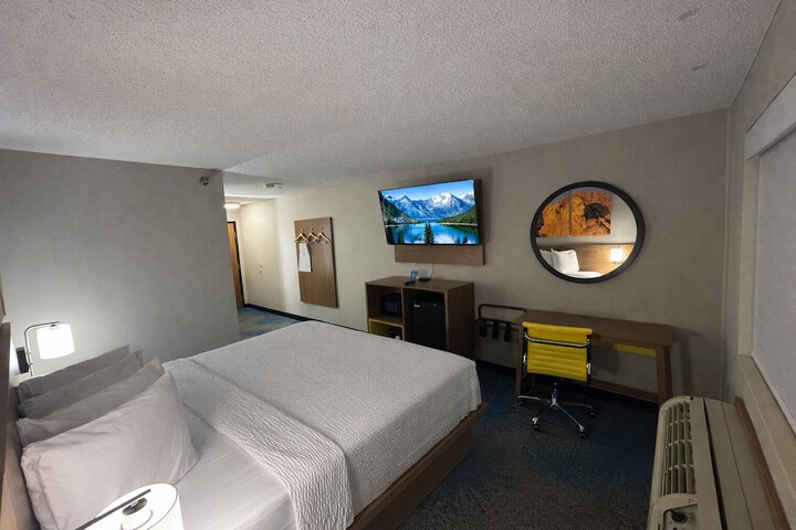 Days Inn by Wyndham Sturgis