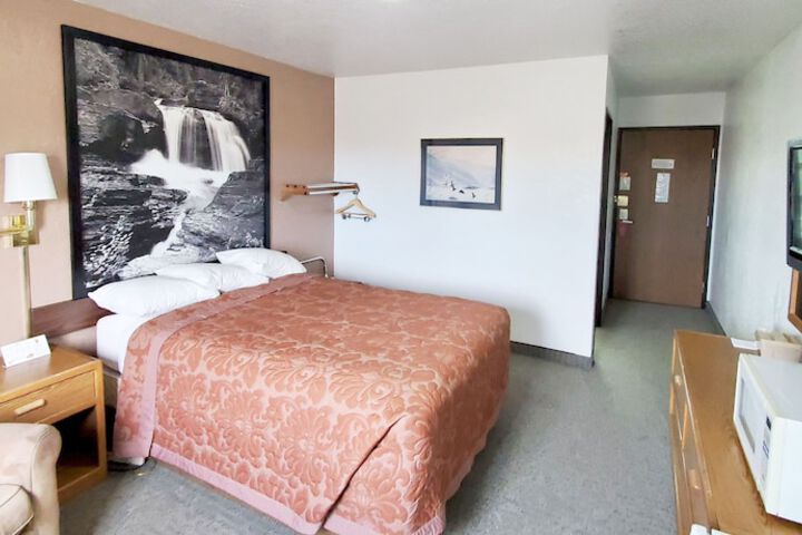 Room 9 of 41