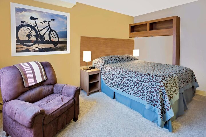 Room 11 of 17