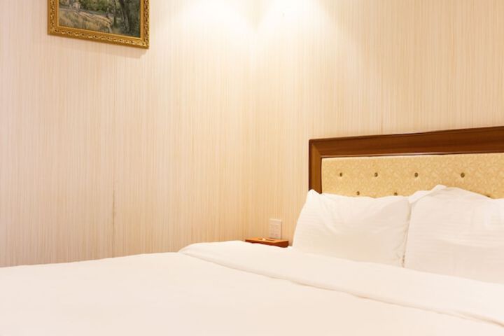 Room 32 of 62