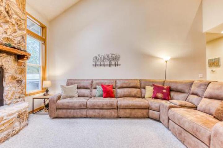 Clarks Mountain Condo