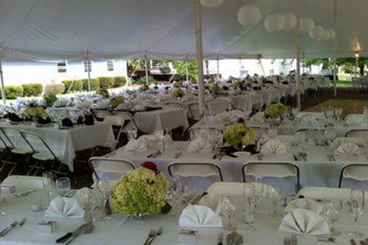 Edgewater Inn & Riverside Grill