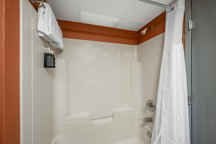 Room 20 of 64