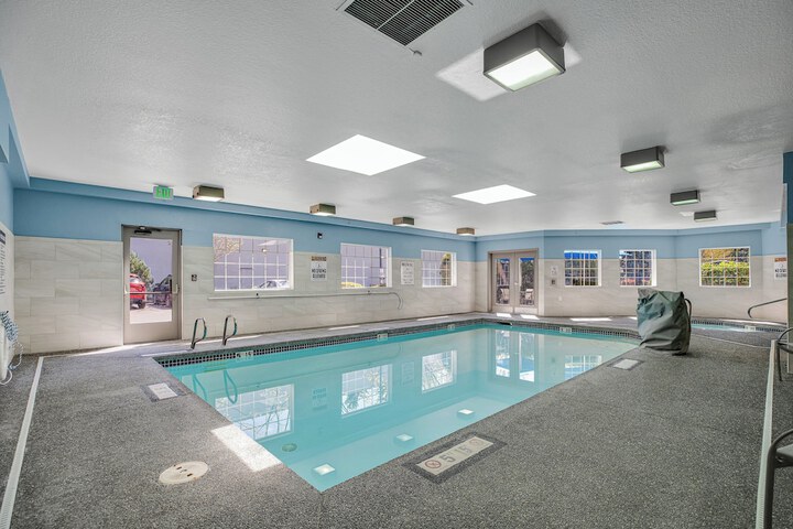Pool 20 of 120