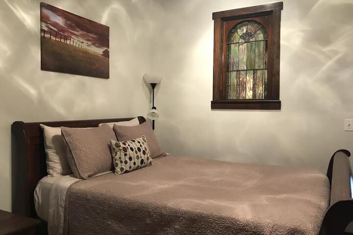 McGrady Inn - Bed & Breakfast