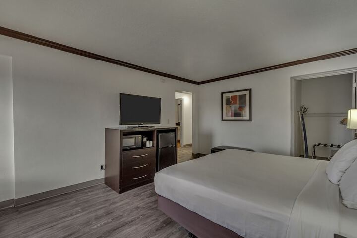 Room 47 of 103
