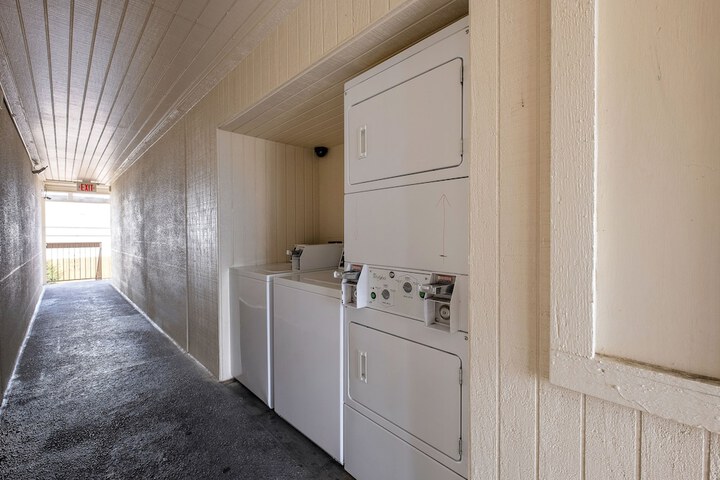 Room 12 of 36