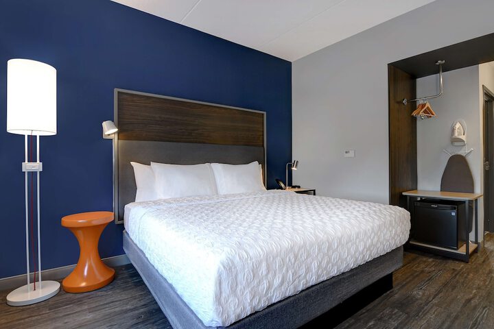 Room 28 of 41