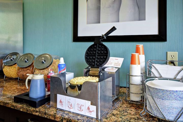 Breakfast/Coffee Service 83 of 97