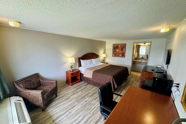 Room 28 of 40