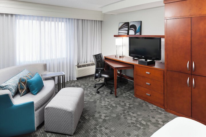 Room 18 of 33