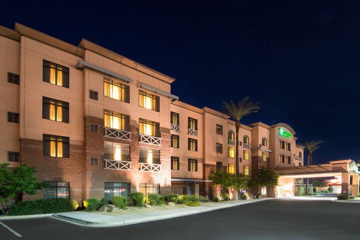 Holiday Inn & Suites Goodyear - West Phoenix Area by IHG