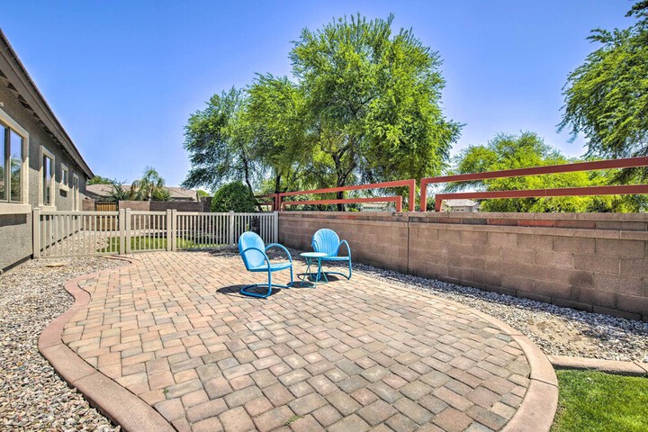 Pool Table Yard & Grill: Luxe Queen Creek Escape