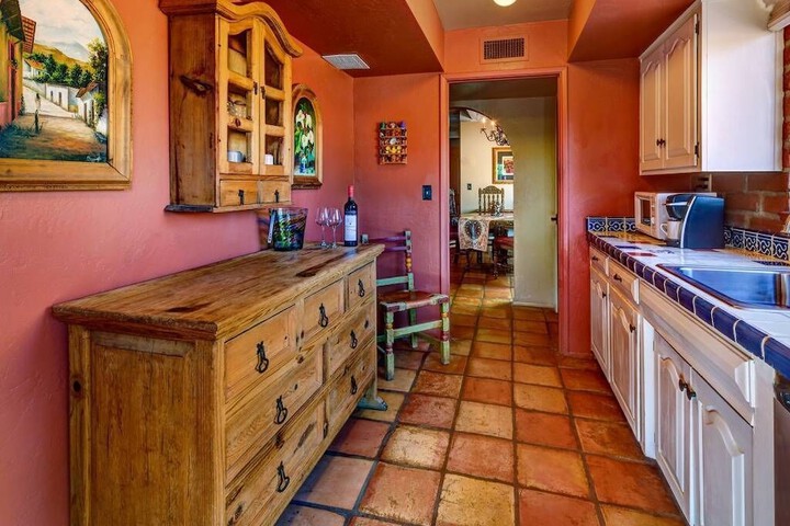 Hacienda Del Sol Guest Ranch Resort