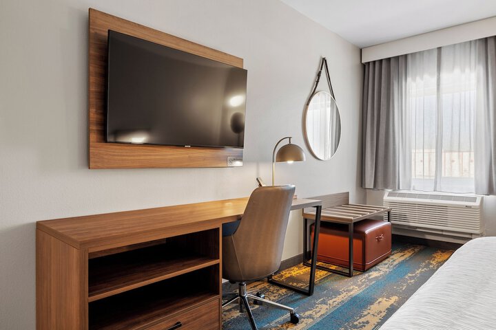 La Quinta Inn & Suites by Wyndham La Habra