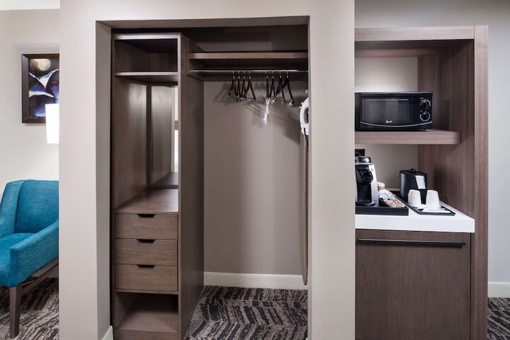 Room 13 of 36
