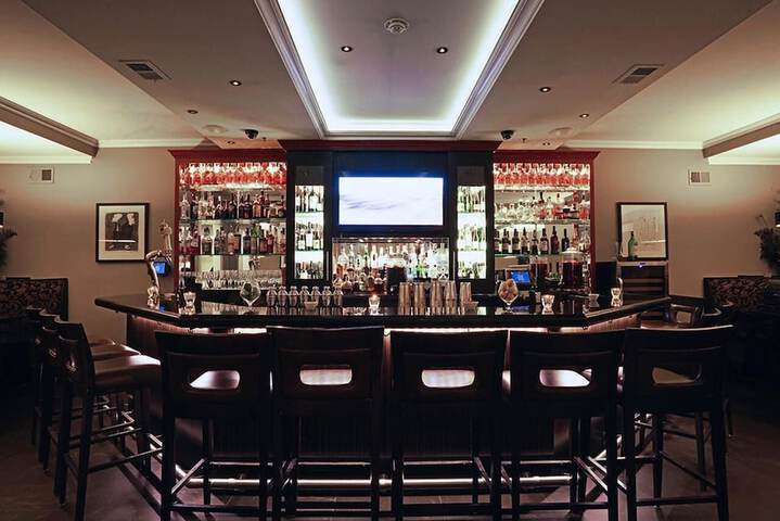 Lounge 108 of 117