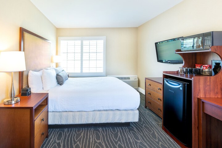 Room 43 of 66