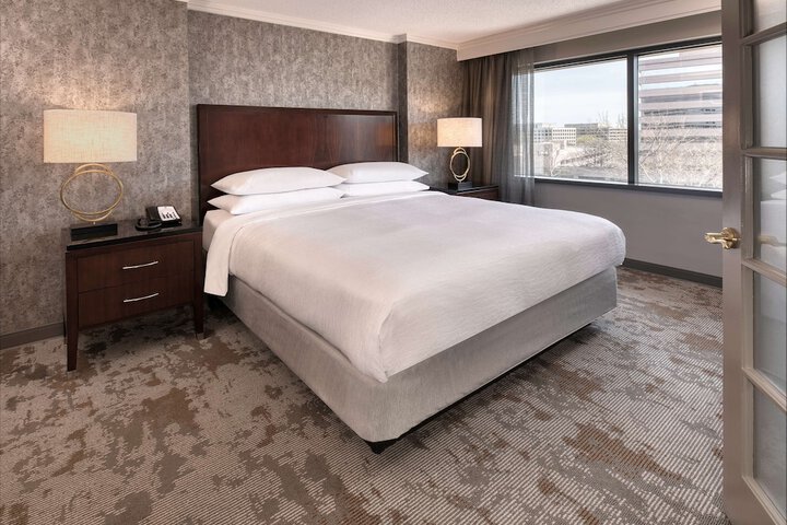 Room 8 of 33