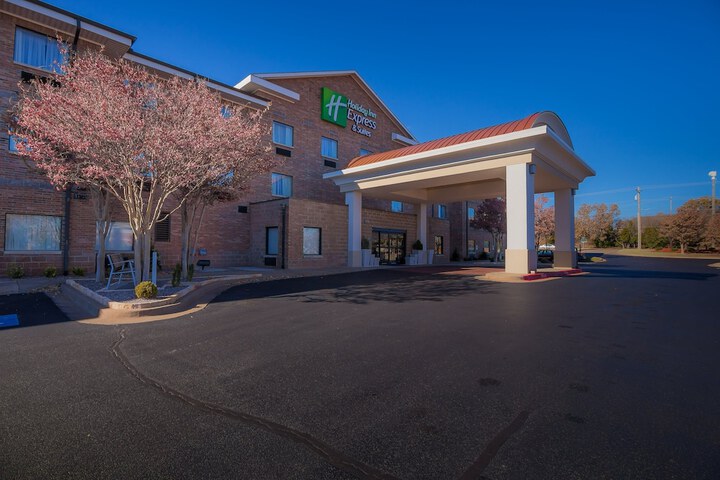 Hotel 5 of 69