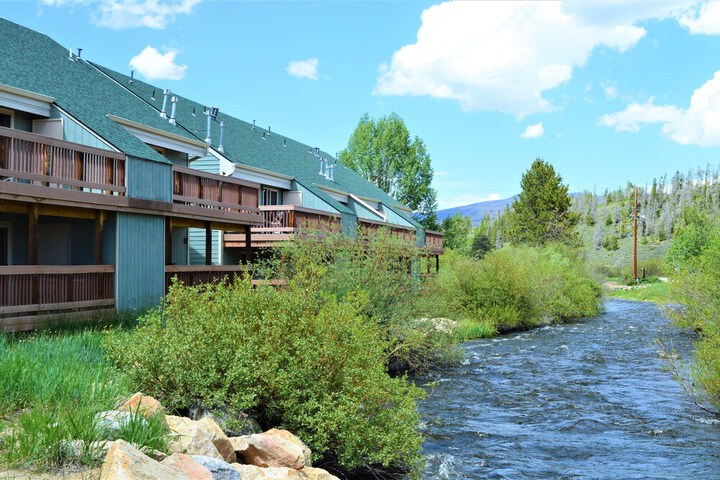 Twin Rivers Condominiums by Alderwood Colorado Management