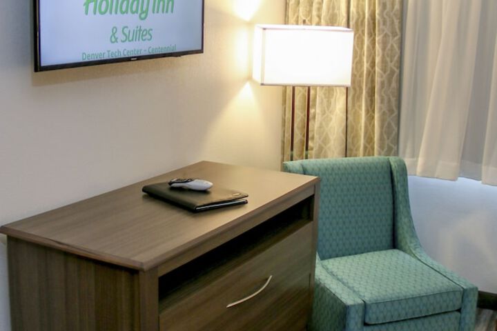Holiday Inn & Suites Denver Tech Center-Centennial by IHG